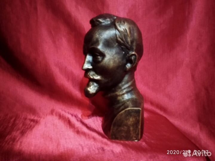 Продаю бюст Дзержинского