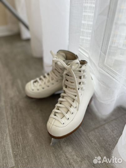 Фигурные коньки wifa 28 LL