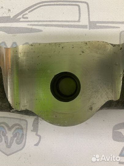 Кулак поворотный правый