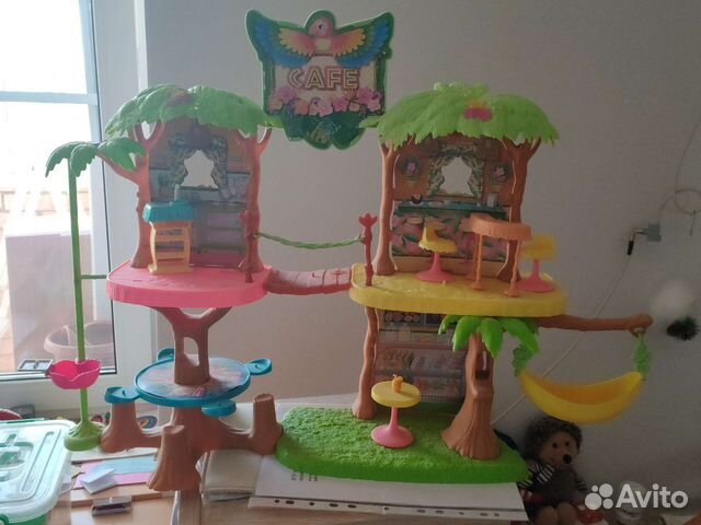 Домик-кафе для куклы
