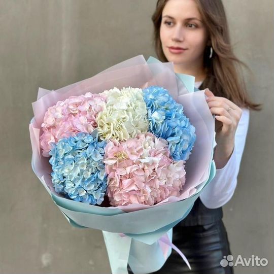 Букет из 5 гортензий микс