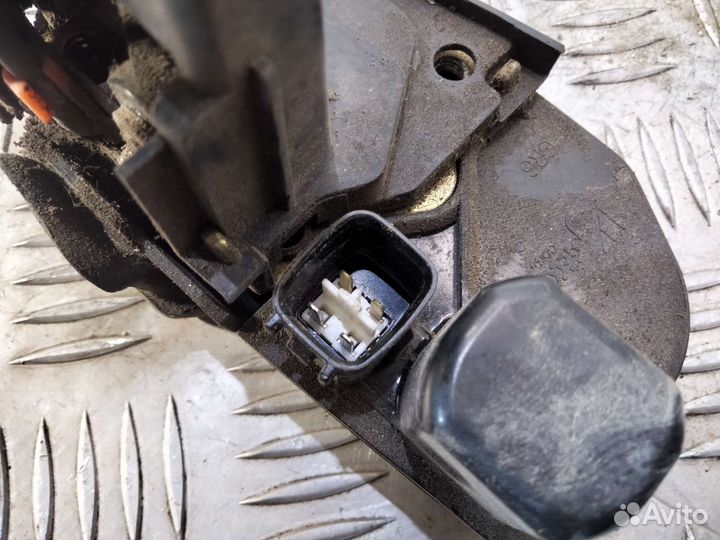 Замок задний правый Jeep Liberty Cherokee kj