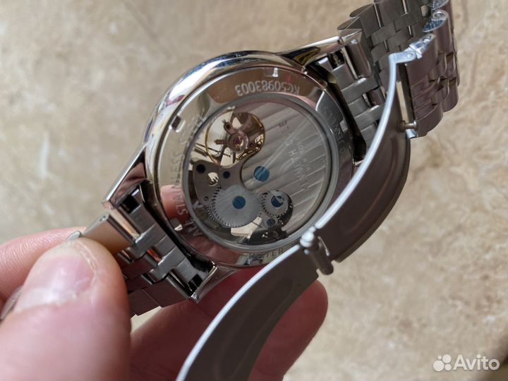 Kenneth cole часы