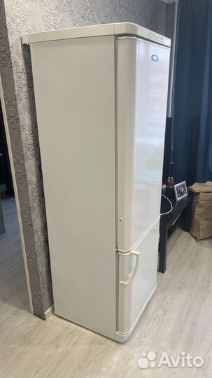 Холодильник Бирюса