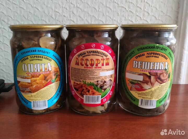 Грибы маринованные вешенки, опята