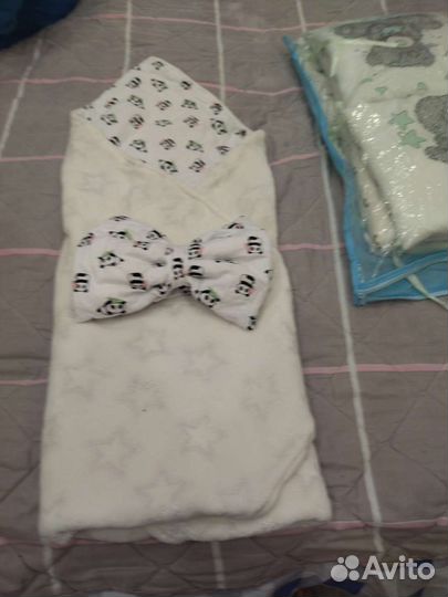 Детское одеяло и бортики в кроватку