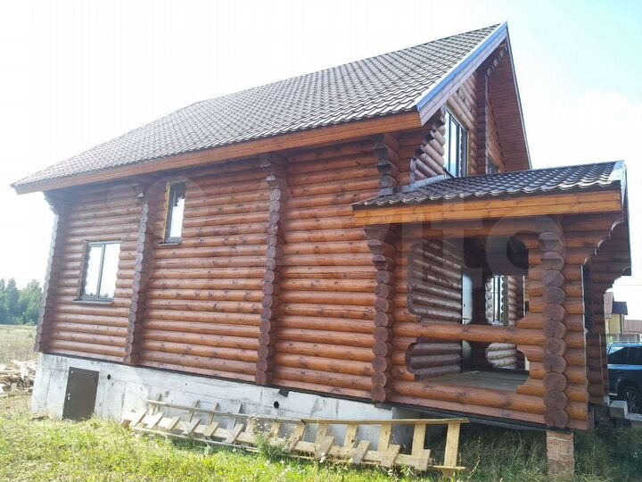 Коттедж 185 м² на участке 10 сот.