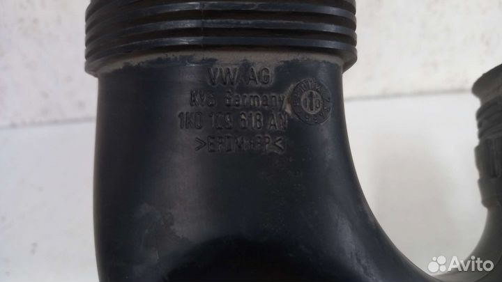 Патрубок воздушного фильтра 1.8 Skoda Octavia A5