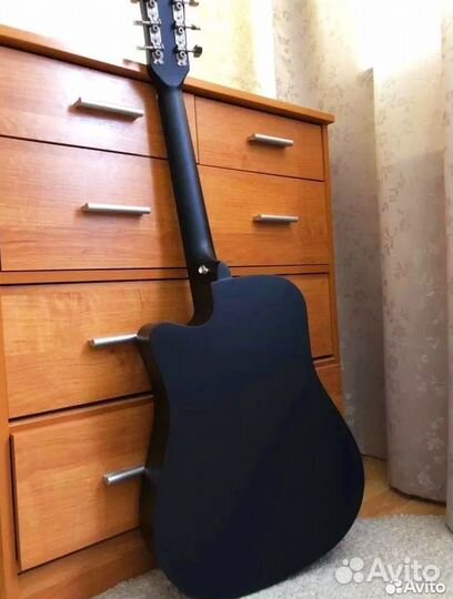 Акустическая гитара