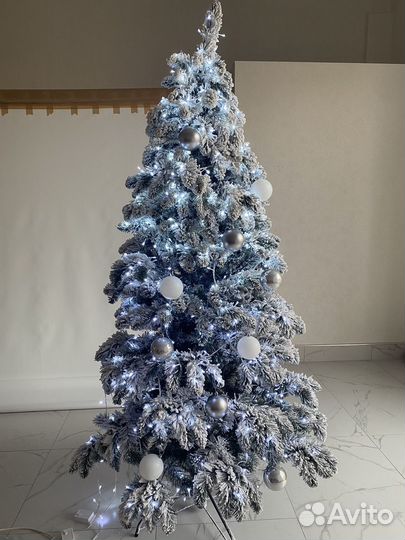 Елка искусственная заснеженная 210