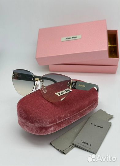 Солнцезащитные очки miu miu