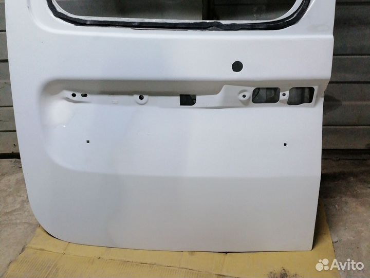 Дверь лада ларгус