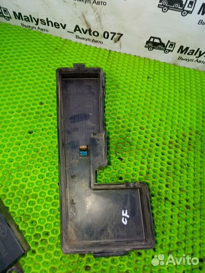 Крышка блока предохранителей Geely Emgrand ec7