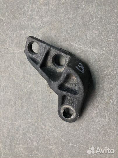 Кронштейн опоры двс Mazda 323 BA Z5DE 1995