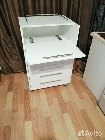 Педикюрная тумба с уф