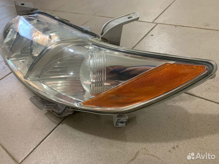 Левая фара Toyota Camry 40 галоген дорестайлинг