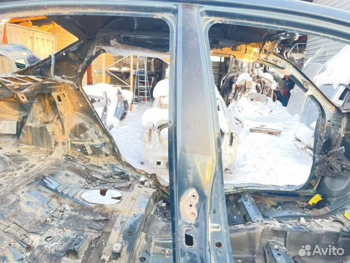 Стойка кузова правая Toyota Corolla ZRE151L 1zrfe