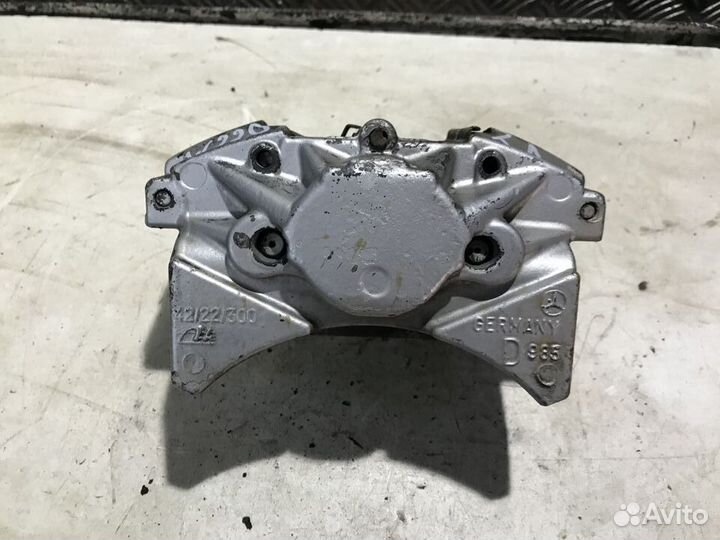 Суппорт задний левый Mercedes Benz W220