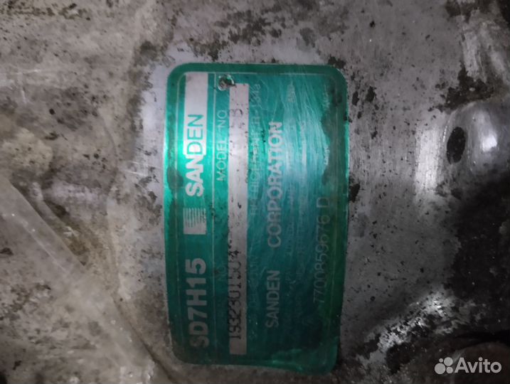 Компрессор кондиционера Renault Laguna 1