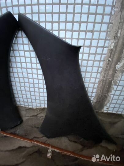 Накладка задней стойки Toyota Carina ED