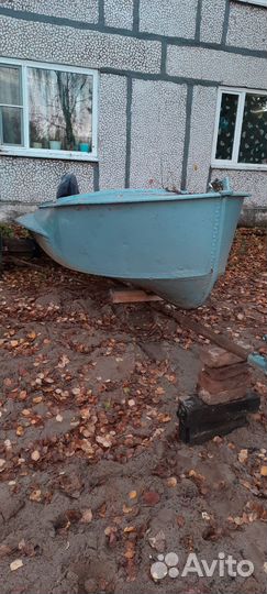 Лодка с мотором