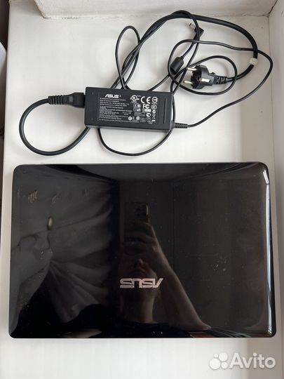 Не рабочий. Asus K52J