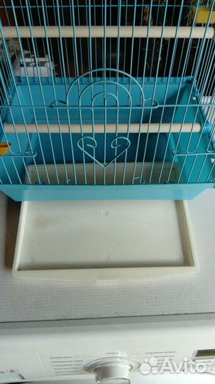 Клетка для птиц б/у+ 2 поилки