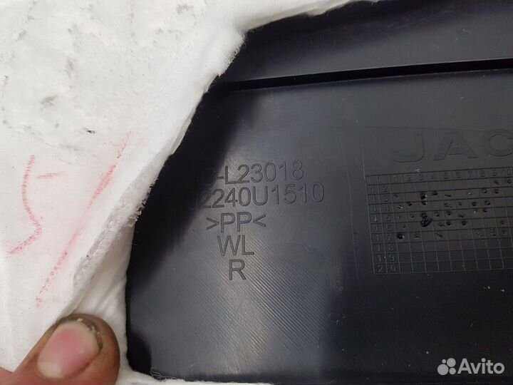 Обшивка стойки центральная правая (Jac S5 (Eagle)