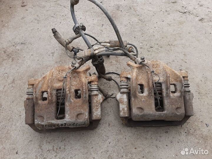 Суппорт передний Peugeot 607