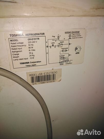 Минихолодильник с морозилкой Toshiba