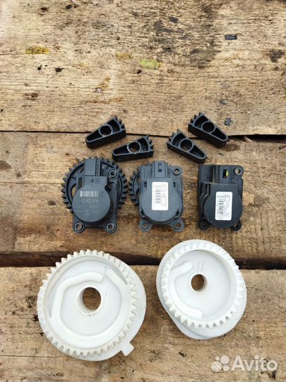 Привод заслонок отопителя Chevrolet Cruze