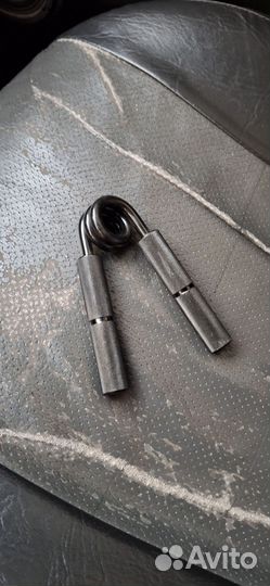 Эспандер кистевой 135кг