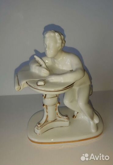 Статуэтка Фарфор Юный Пушкин