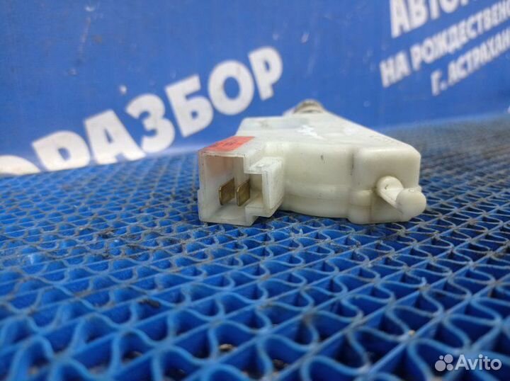 Замок лючка бензобака Nissan Murano Z50