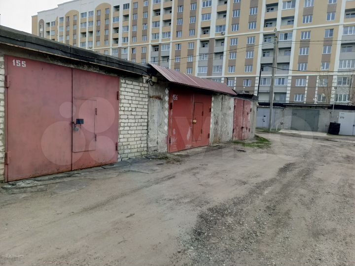 Гараж, > 30 м²