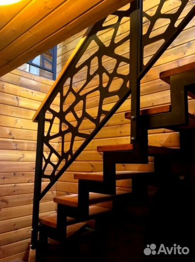 Прямая лестница на металлокаркасе