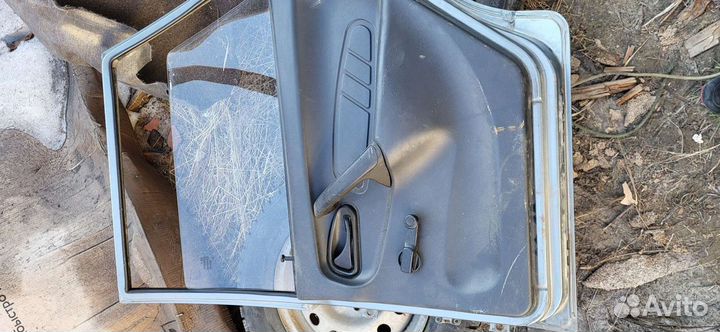 Продам заднюю дверь 2115, 2114,2109