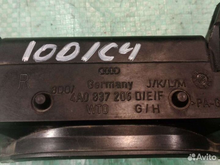 Ручка двери передняя правая Audi А6 C4