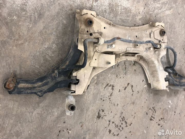 Передний подрамник Renault megane 2 2003-2009