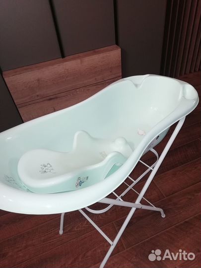 Ванночка для купания с подставкой