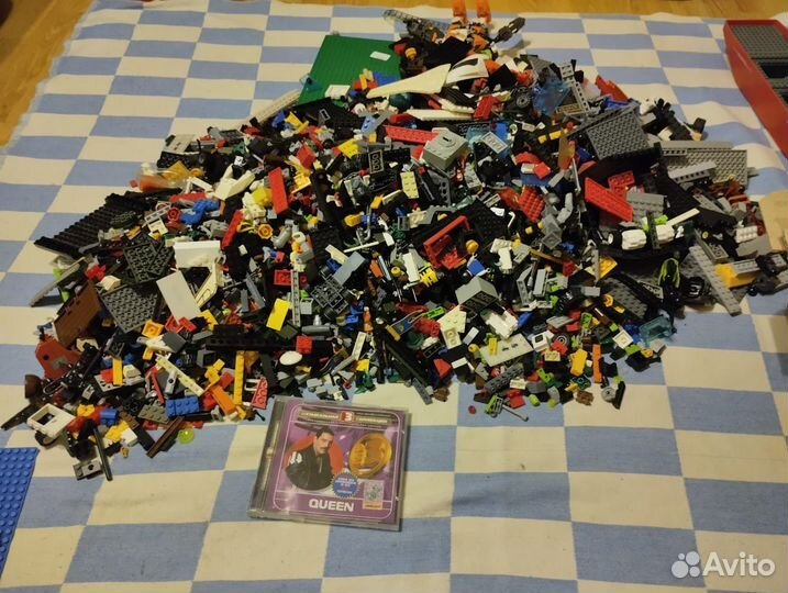 Коробка с конструктором