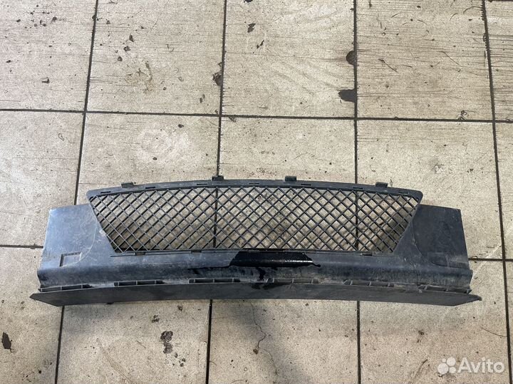 Решетка бампера переднего e85 e86