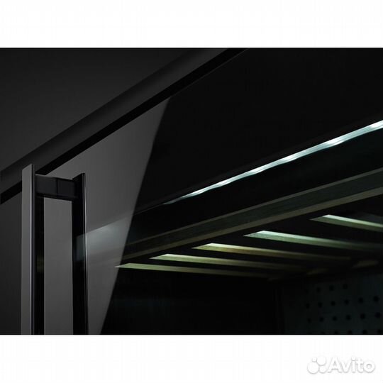 Винные шкафы smeg CVI638RN3