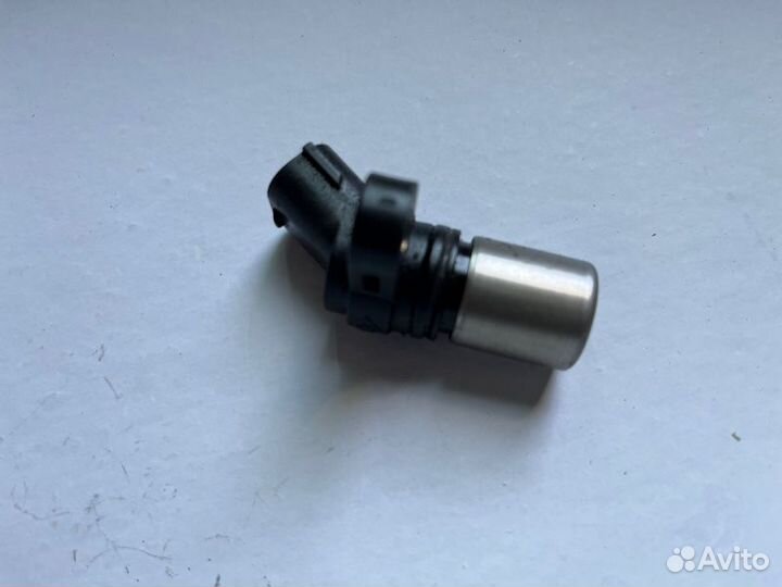 Датчик распредвала правый Subaru Impreza GDA