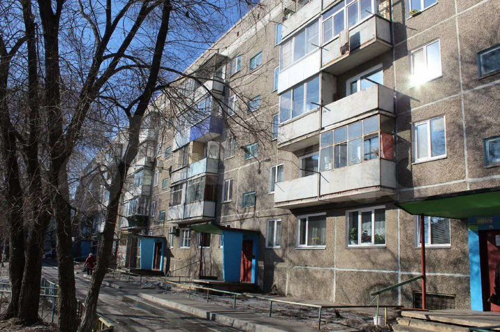 Доля в 2-к. квартире, 47,2 м², 2/5 эт.