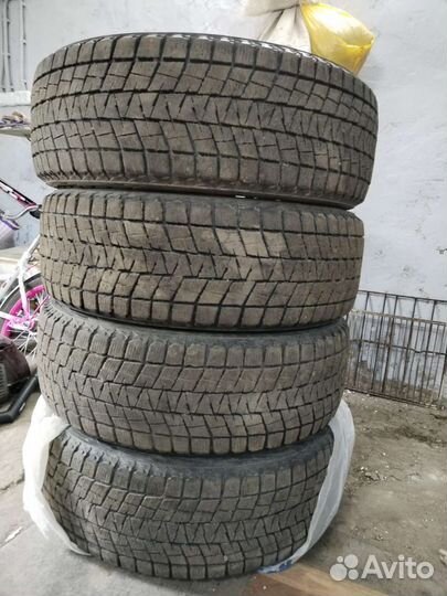 Bridgestone Blizzak DM-V1 2.25/60 R18