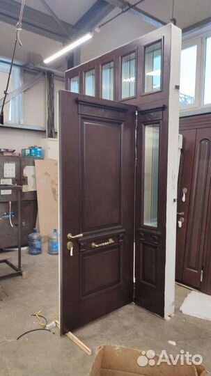 Дверь входная для коттеджа