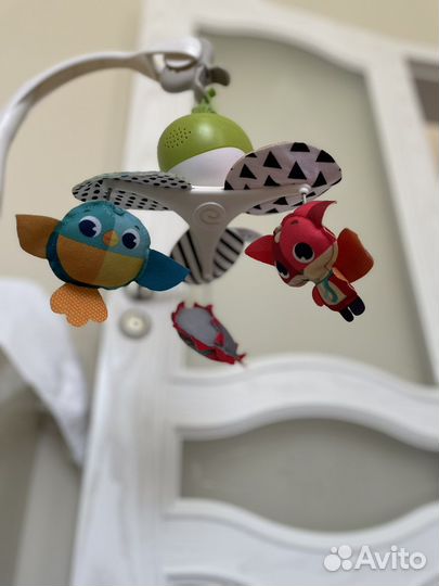 Подвесной мобиль в кроватку tiny love