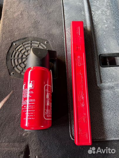 Знак аварийной остановки Mercedes W463