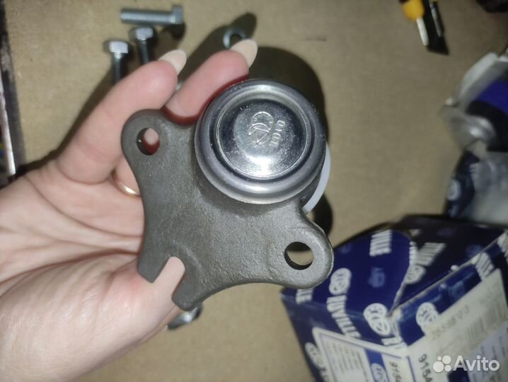 Шаровая опора M12x1.5VW Golf III/Vento 92-98; P